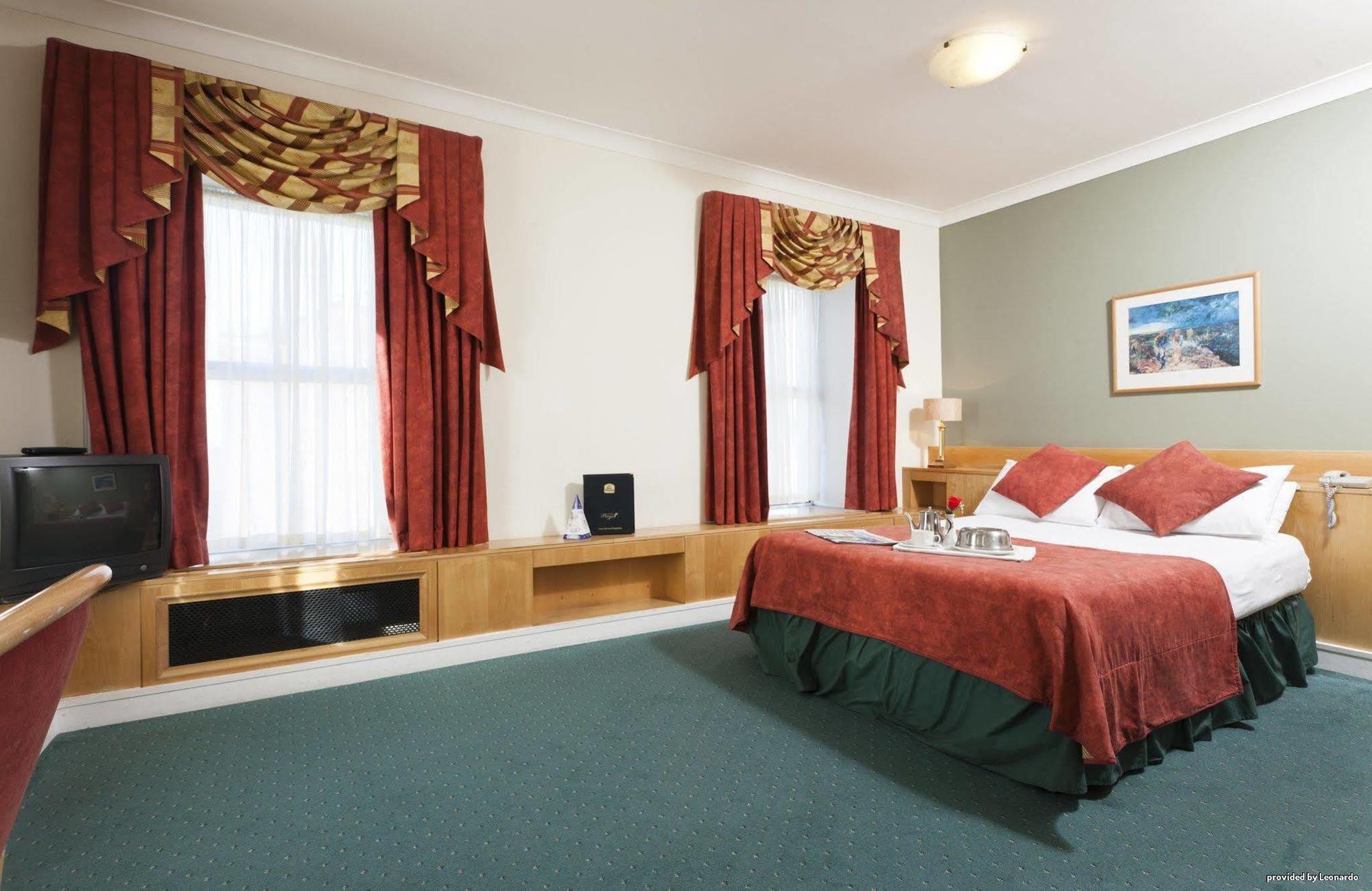 Pery'S Hotel Limerick Junction Esterno foto